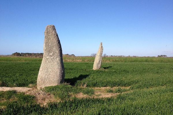 Les alignements de Saint-Dénec sont classés au titre des monuments historiques par arrêté du 27 décembre 1923