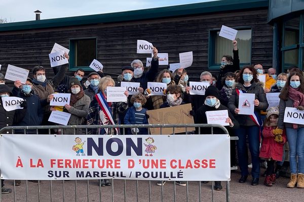 Une mobilisation contre la fermeture de classes en 2021 à Mareuil-sur-Cher (Loir-et-Cher)