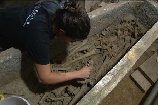 En 2014, la société Eveha a mis au jour une dizaine de sarcophages dans Eglise Saint-Pierre-du-Sépulcre fondée au VI ème siècle. 