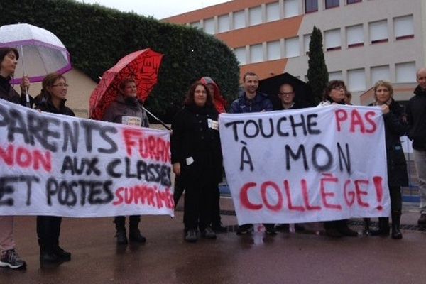 Trois postes devraient être supprimés au collège des Corbières Maritimes. Sigean le 22 avril 2014.