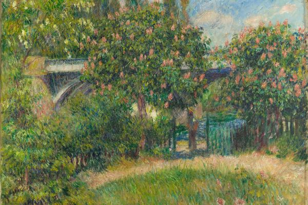 Dans son tableau "Pont du chemin de fer à Chatou" (1881), bientôt exposé à Tourcoing, Auguste Renoir met en scène plusieurs éléments caractéristiques du mouvement impressionniste : le chemin de fer, la prédominance de la nature, et le jardin, lieu intime.