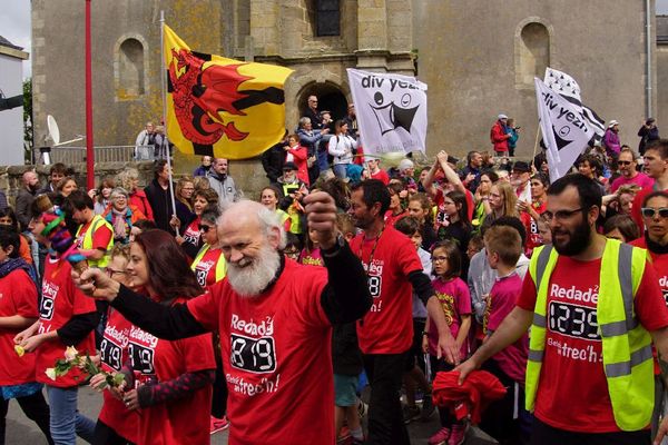 L'arrivée du bâton de relais de la Redadeg 2018 à Plouguerneau (29)