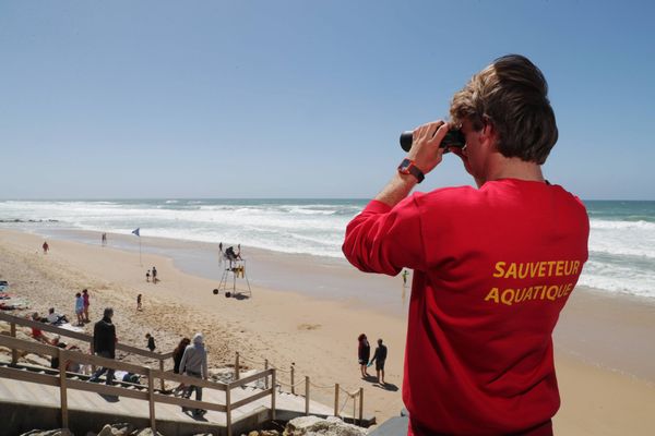 Les sauveteurs continueront d'être présents sur la plage de Vieux-Boucaud, durant les week-ends d'octobre pour veiller à la sécurité des baigneurs