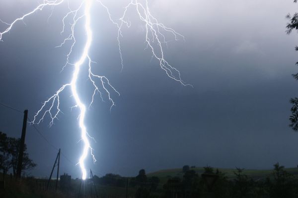 Une image de foudre capturée par un laboratoire de recherche unique en France. Il est basé dans le Cantal.