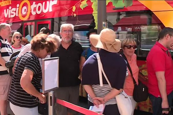 Bordeaux attirent les touristes anglais, espagnols et italiens.