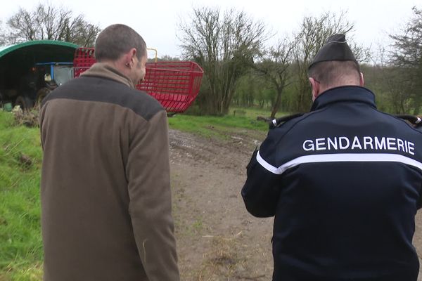 Une visite de sûreté par un gendarme dans une exploitation agricole du centre-Finistère