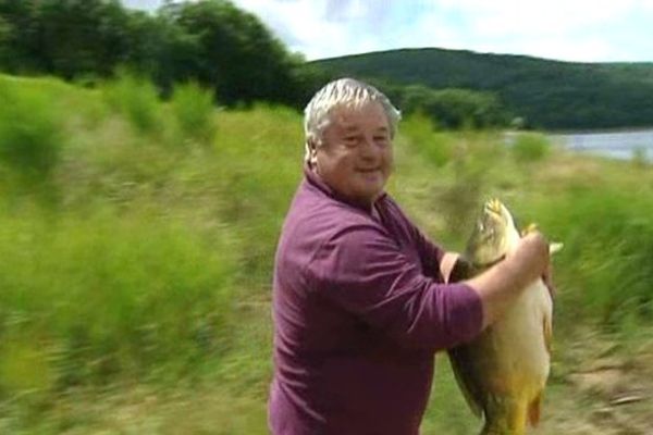 Plusieurs tonnes de poissons font leur retour dans le lac de Pannecière