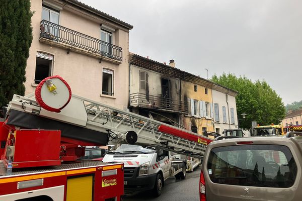 L'incendie s'est déclaré dans la nuit du 30 avril au 1ᵉʳ mai 2024 à Loriol-sur-Drôme