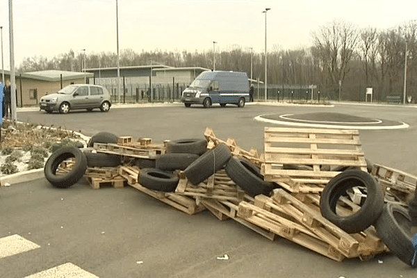 Le centre pénitentiaire de Beauvais est bloqué depuis ce matin