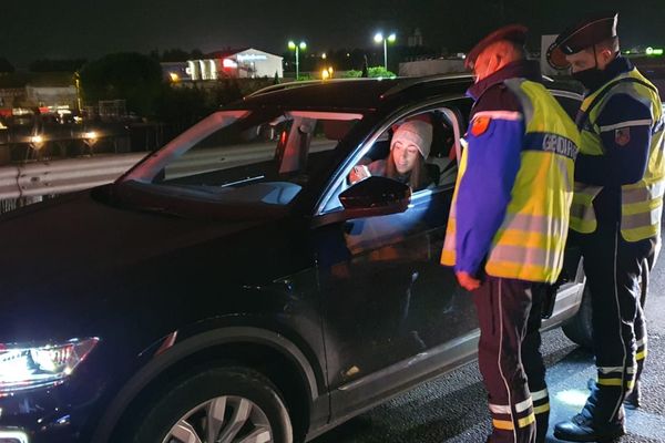 Les gendarmes ont contrôlé près de 200 personnes lundi soir à partir de 18 h à l'entrée de Saint Jean de Védas, près de Montpellier. La plupart était en règle, en déplacement professionnel. 