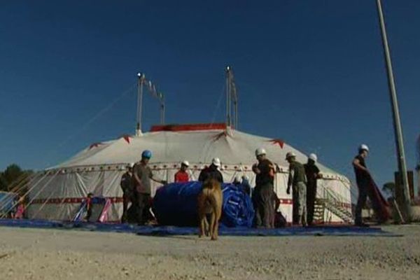 Installation du cirque de Saint-Pétersbourg au Zénith à Montpellier - 13 avril 2015