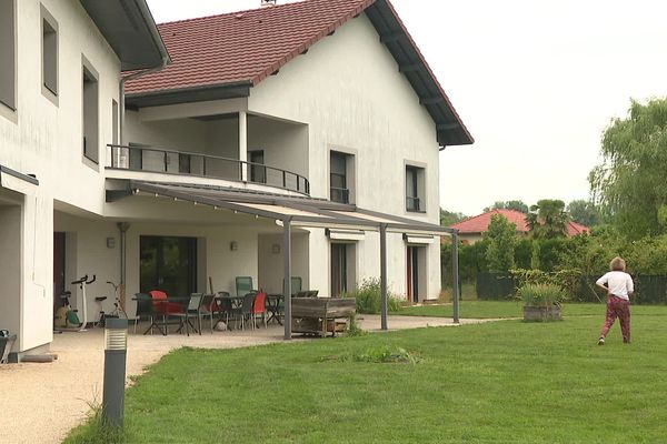 Trente personnes vivent actuellement dans les Maisons de Crolles, en Isère.