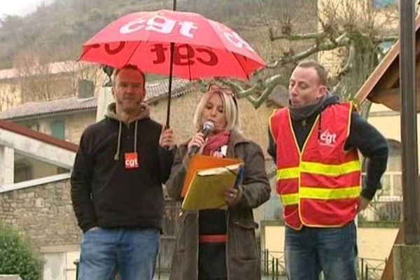 Les salariés protestent contre une "discrimination syndicale" après le non-renouvellement de contrat de deux syndicalistes.