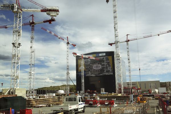 Le chantier de construction du projet international d'etude de la fusion nucleaire ITER a pris beaucoup de retard.