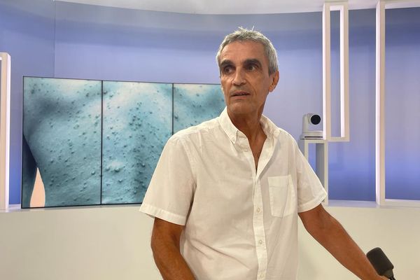 13 septembre 2022 : le professeur Michel Carles, infectiologue au CHU de Nice, sur le plateau de France 3 Côte d'Azur.