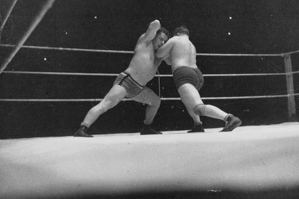 Combat entre Deglane et Hans Duesing au Palais des Sports/ Agence Meurisse /1936