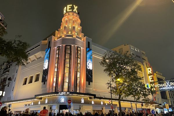 La nouvelle façade du Grand Rex dévoilée jeudi 8 décembre pour ses 90 ans.