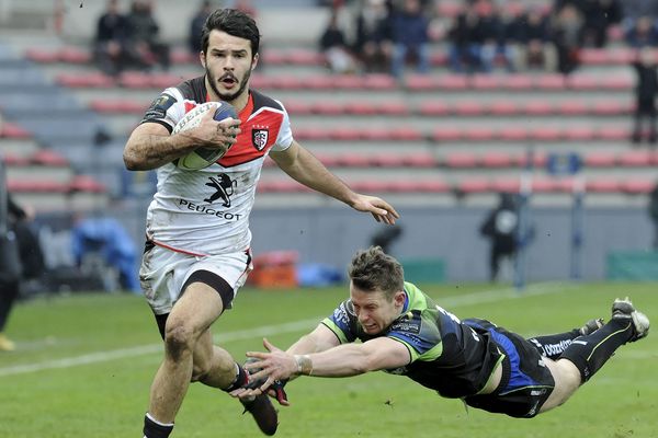 Arthur Bonneval, du Stade toulousain, devrait être absent des terrains pendant plusieurs mois.