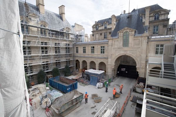 Le musée Carnavalet photographié au début de sa restauration en septembre 2018.