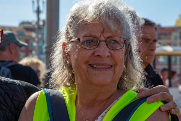 Le 23 mars 2019 à Nice, Geneviève Legay, avait eu plusieurs côtes cassées et des fractures au crâne en étant projetée au sol lors d'une charge de policiers ordonnée pour disperser une manifestation interdite de "gilets jaunes".
