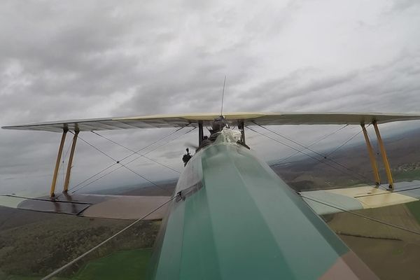 Démonstrations aériennes avec des répliques d'avions de l'époque de la Grande Guerre à Verdun (Meuse).