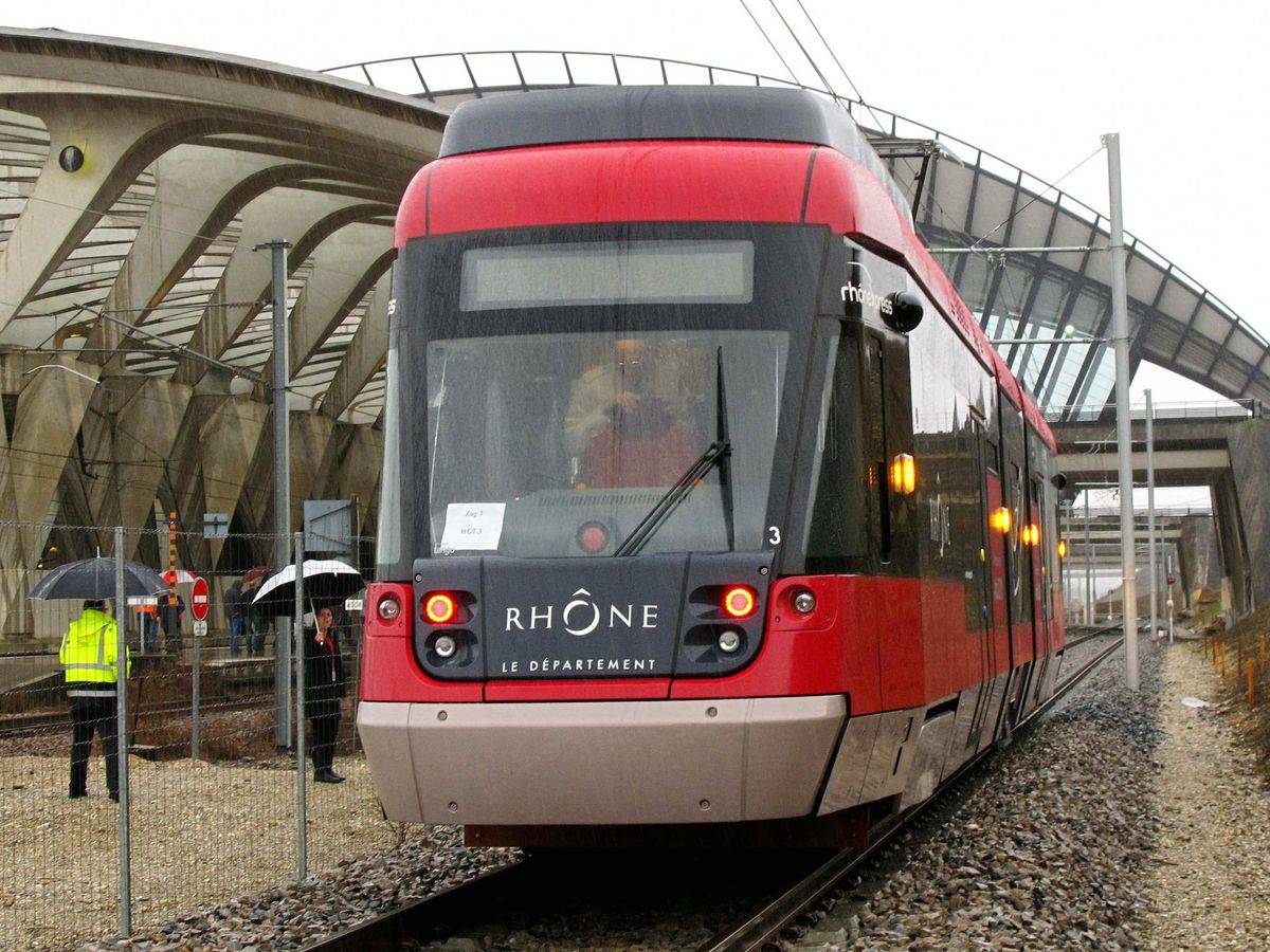 Rhône. Il utilise un brouilleur de GPS et perturbe le trafic aérien à Lyon  Saint-Exupéry