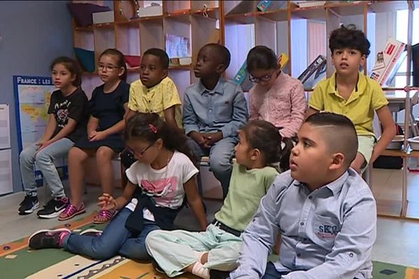 A l'école primaire Buffon de Toulouse, classée REP+, après les classes de CP l'an passé, celles de CE1 sont  également dédoublées en cette rentrée 2018