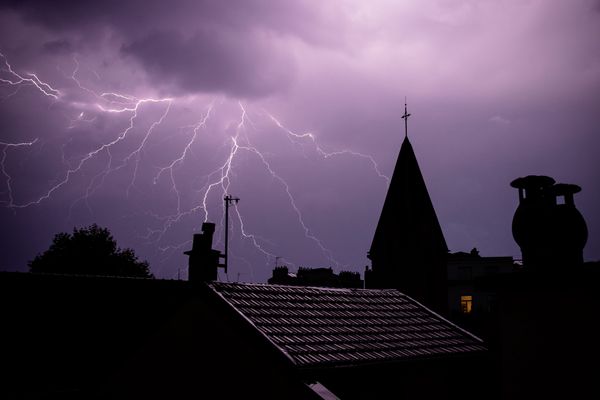 Cinq départements de Bourgogne-Franche-Comté sont concernés par cette alerte orange pour des orages, ce samedi 15 juillet 2023.(Image d'illustration).