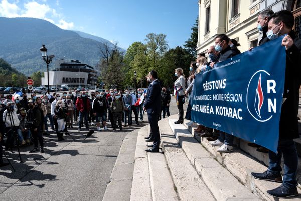 Manifestation à l'appel du RN contre un projet d'école musulmane à Albertville