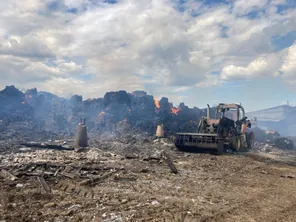 Un incendie s'est déclaré dans une exploitation agricole de Noyen-sur-Sarthe, jeudi 12 septembre.