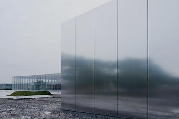 Vue du hall d’accueil du Louvre-Lens
