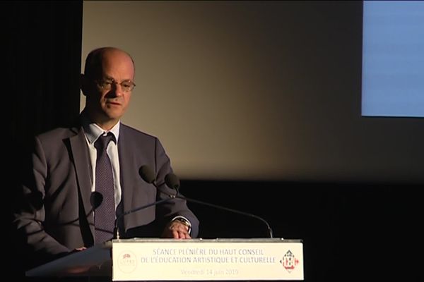 Jean-Michel Blanquer lors de sa visite à Cannes ce vendredi 14 juin.