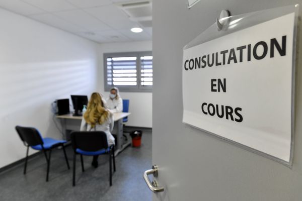 Les médecins libéraux face à la violence : agressions verbales et physiques, pressions psychologiques, sont de plus en plus dénoncées au sein des cabinets médicaux, selon un sondage réalisé en février 2024 par l'URPS Occitanie.