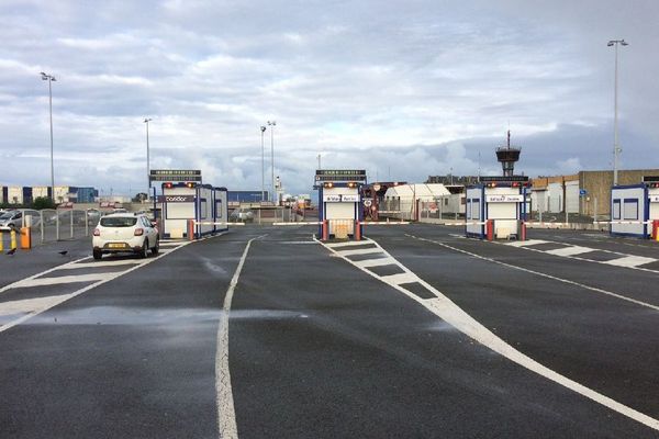 Le terminal ferry de Saint-Malo était déserté ce weekend