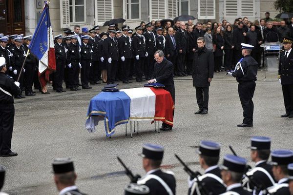 En avril 2012, le brigadier-chef Cédric Pappatico avait été décoré de la Légion d'honneur à titre posthume par Claude Guéant, alors ministre de l'Intérieur.