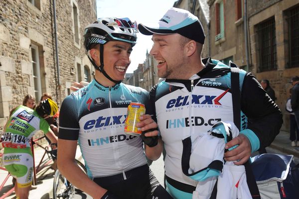 le sourire de Julian Alaphilippe, à gauche, fait du bien au cyclisme français, le coureur de Saint-Amandois a brillé dans les classiques ardenaises et au Tour de Californie.