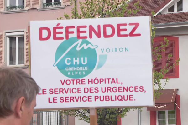 Le collectif Santé Voironnais se mobilise pour réclamer davantage de moyens pour le centre hospitalier de Voiron.