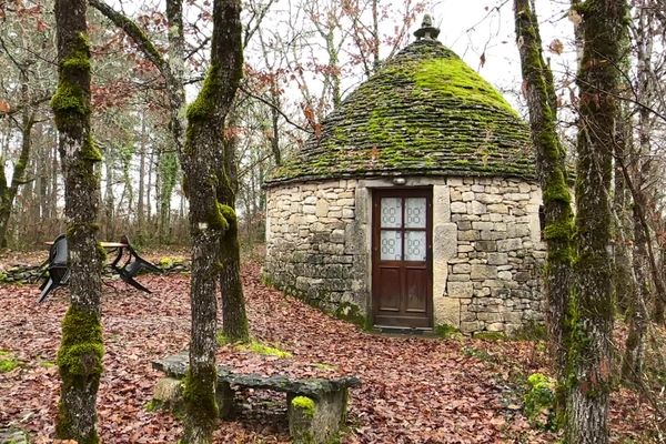 Ces caselles en pierres sèches ont été construites il y a 35 ans.