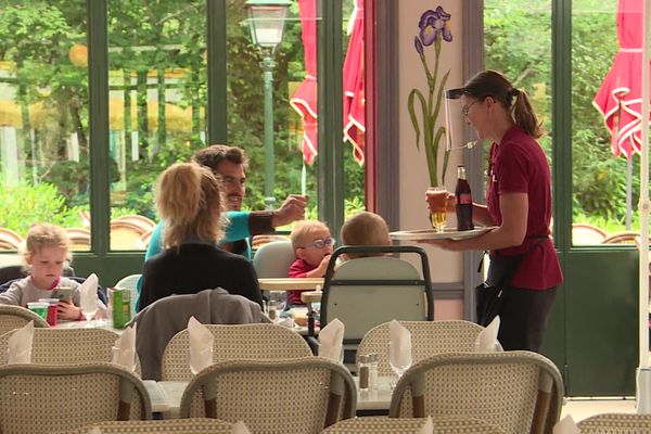 Le parc d'attractions, Le Pal, près de Moulins, a besoin de 350 saisonniers, surtout dans le domaine de la restauration