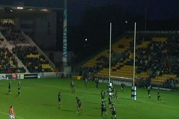 Victoire de La Rochelle face à Auch (17 à 6).