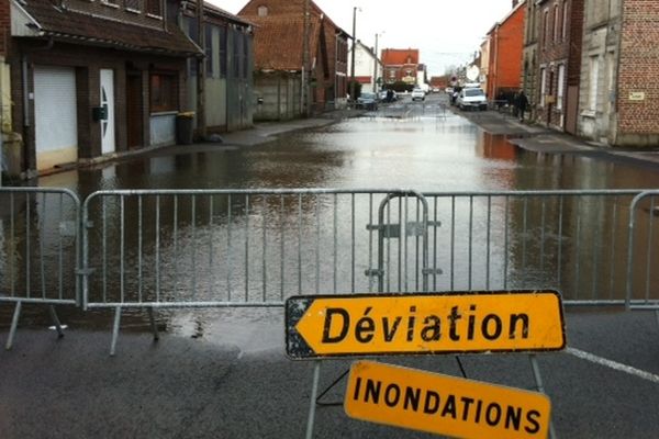 Les eaux prennent à nouveau leurs aises à Calonne-sur-la-Lys