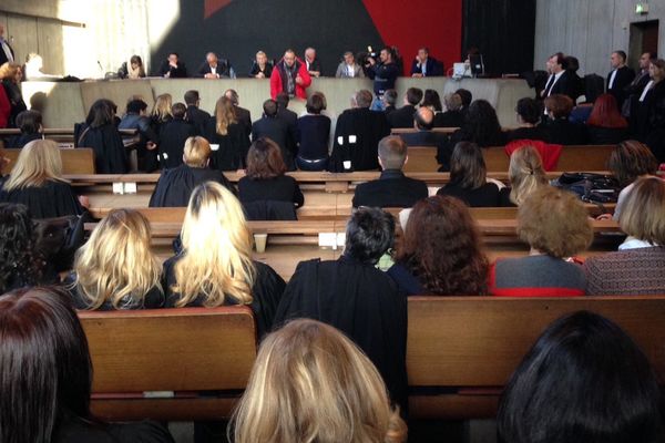 Les avocats lillois ont voté lundi matin la poursuite de leur mouvement de grève contre la réforme de l'aide juridictionnelle 