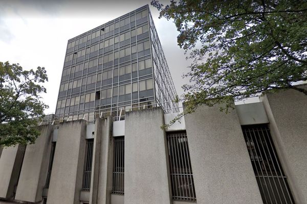 Un individu a passé plusieurs appels menaçants à l'hôtel de police de Rouen (Seine-Maritime), dans la nuit du mardi 2 au mercredi 3 janvier 2024.