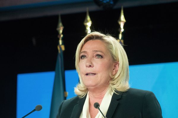 Après la victoire d'Emmanuel Macron au second tour de l'élection présidentielle, Marine Le Pen, finaliste battue, a lancé la course aux élections législatives des 12 et 19 juin.