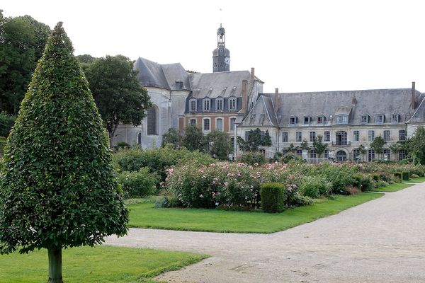 Les faits se seraient déroulés à l’abbaye de Valloires, qui accueille des enfants placés par les services sociaux. 