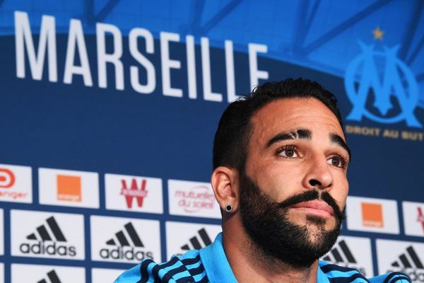 Football : Nice/OM : "on peut revenir avec des points" Adil Rami, défenseur de l'OM