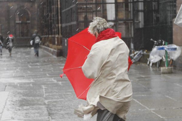 Sous la pluie, à Strasbourg.