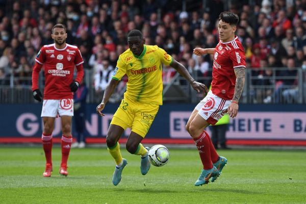 La rencontre s'est soldée par un match nul. A Brest le match a été interrompu à deux reprises.