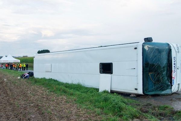 Deux enfants ont été gravement blessés dans l'accident et transportés dans des hôpitaux parisiens.