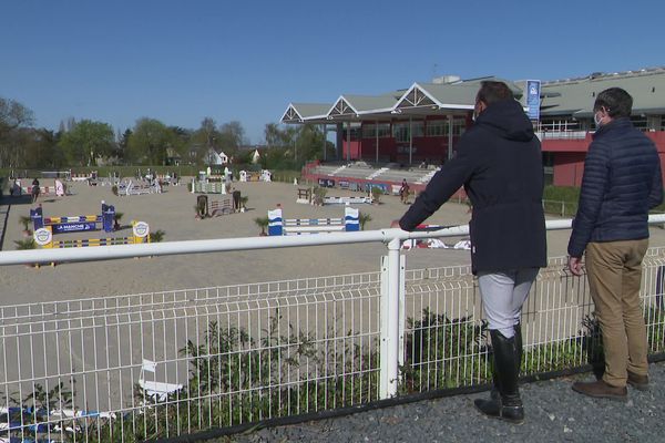 Les règles vont être strictes dans cette période post-rhinopneumonie. Il y a encore des contrôles et les gestes barrières imposés par la Covid... mais le monde du cheval peut enfin se retrouver